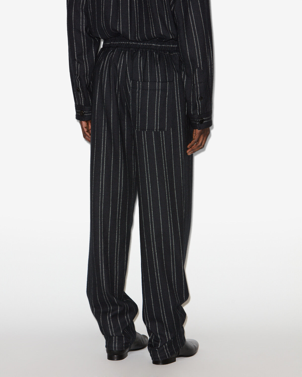 Pantalón isaki Man Negro 3
