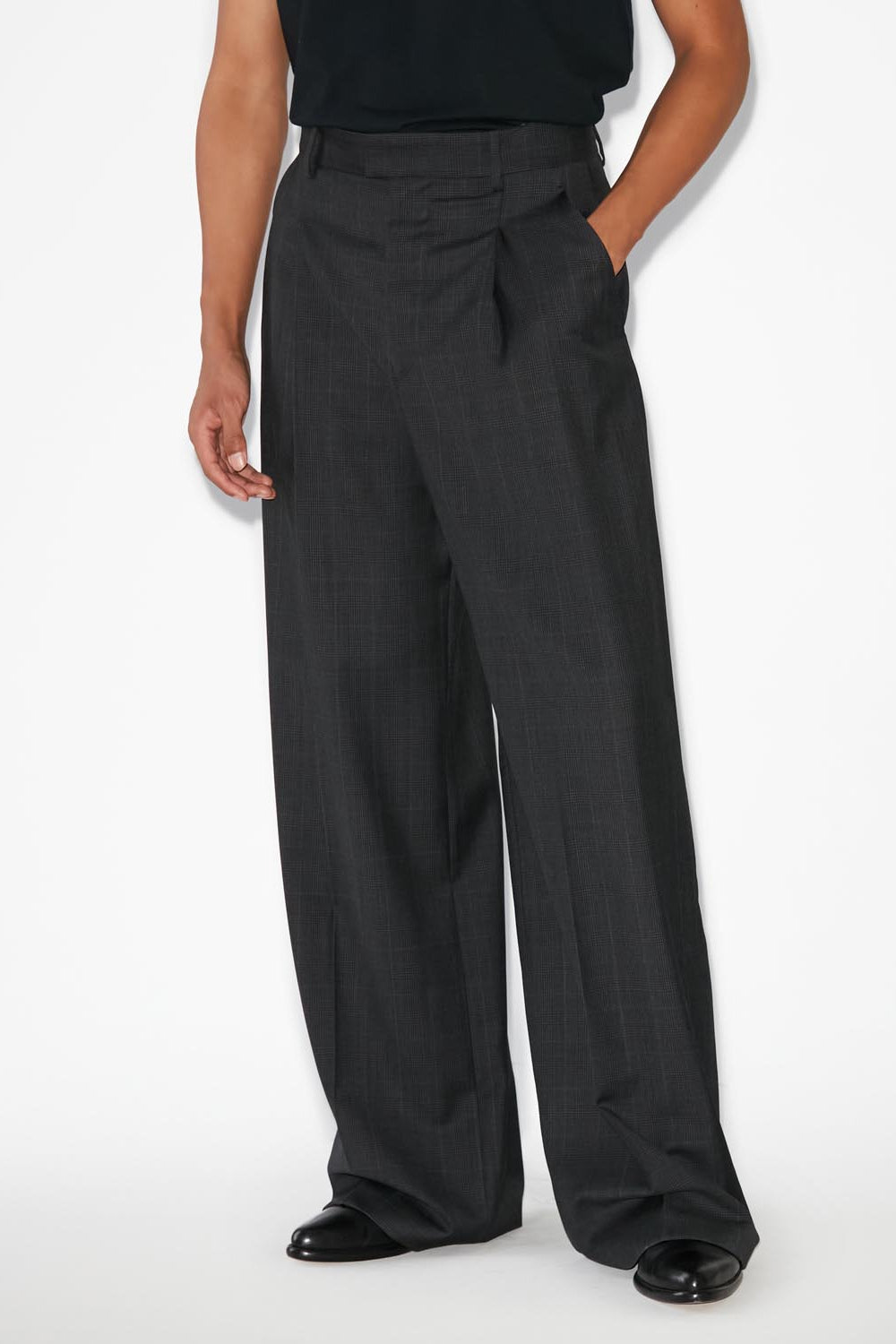 Namoro pleated loose fit glen plaid wool pants - Anthracite - Man - 7