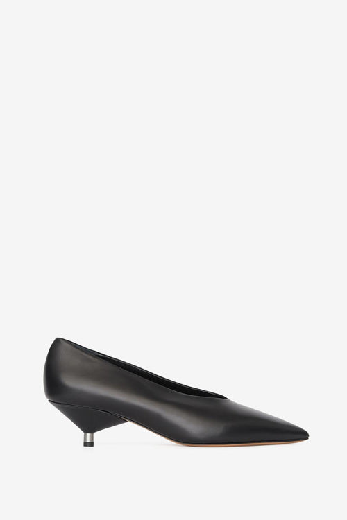 Ebisa pumps