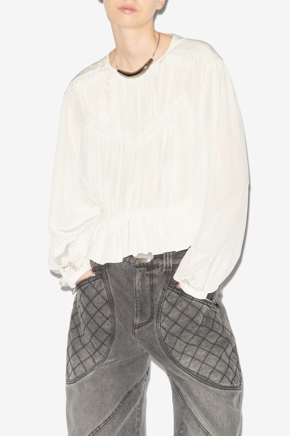 젤리나(gelina) 플레인 크레이프 드 신 개더 주름 블라우스 - 에크루 - Woman - 4