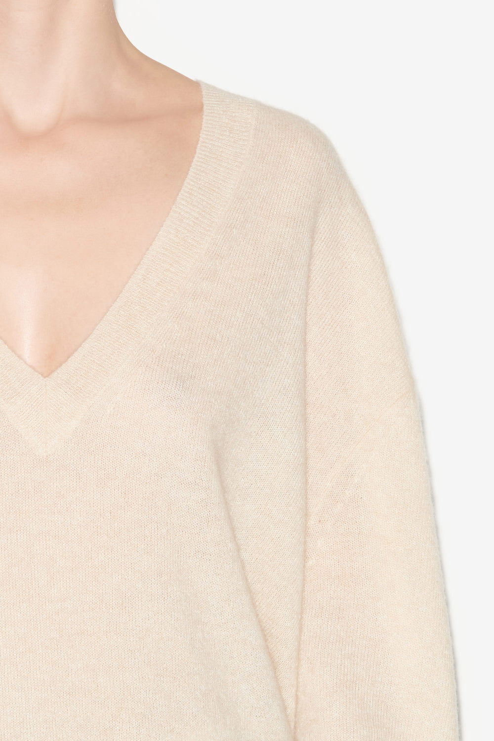 Maglia larana in cashmere tinta unita con scollo a v - Beige - Woman - 3