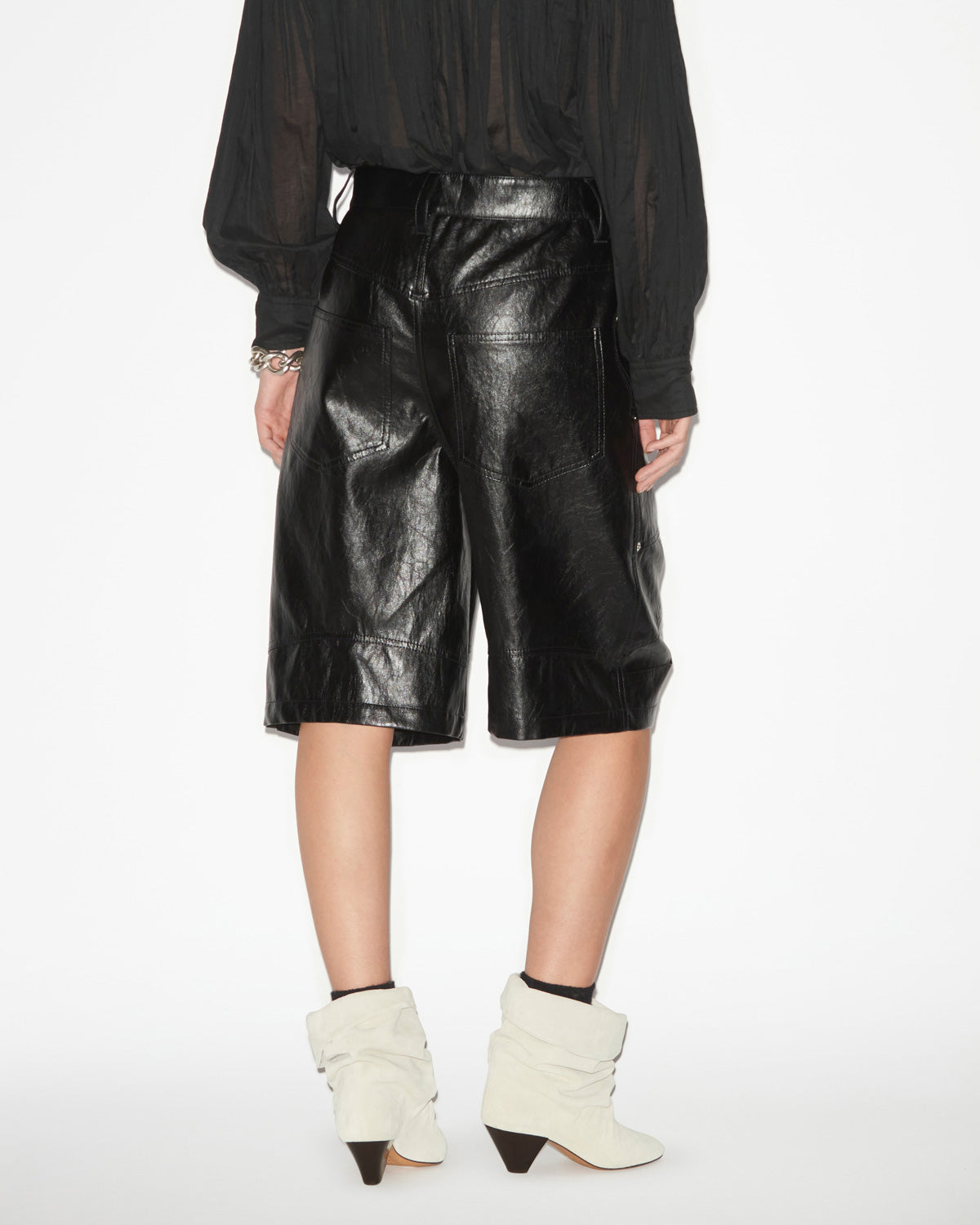 아질리아(azilia) 가죽 질감 쇼츠 - 검은색 - Woman - 4