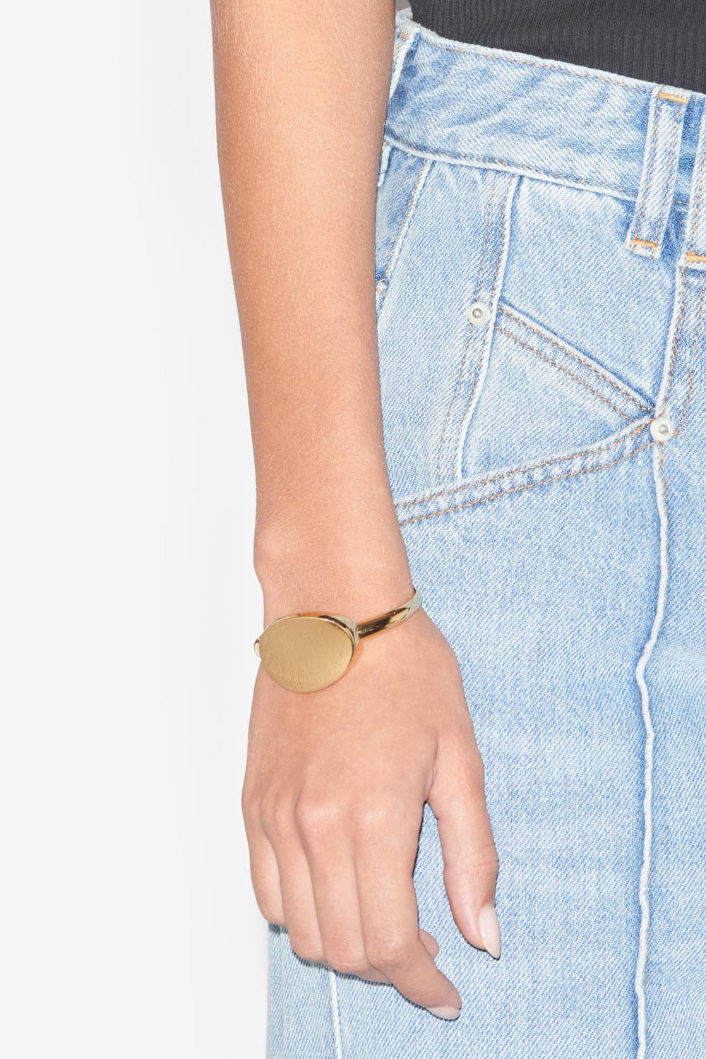 Ory cuff bracelet in gold-finish brass - Gold - Woman - 2