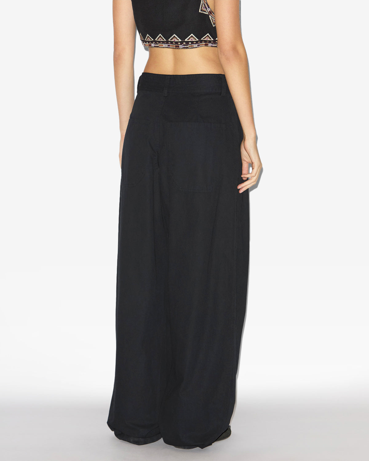 Inaya gathered loose fit pants - Black - Woman - 4
