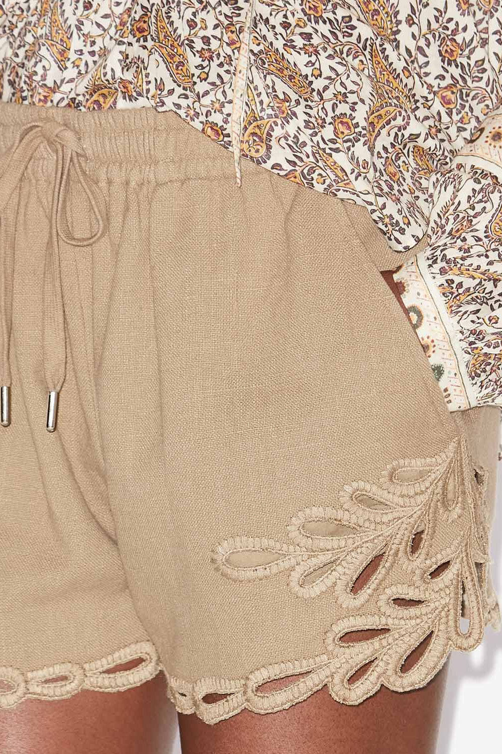 Short court safa à broderies ajourées - Clair kaki - Woman - 3