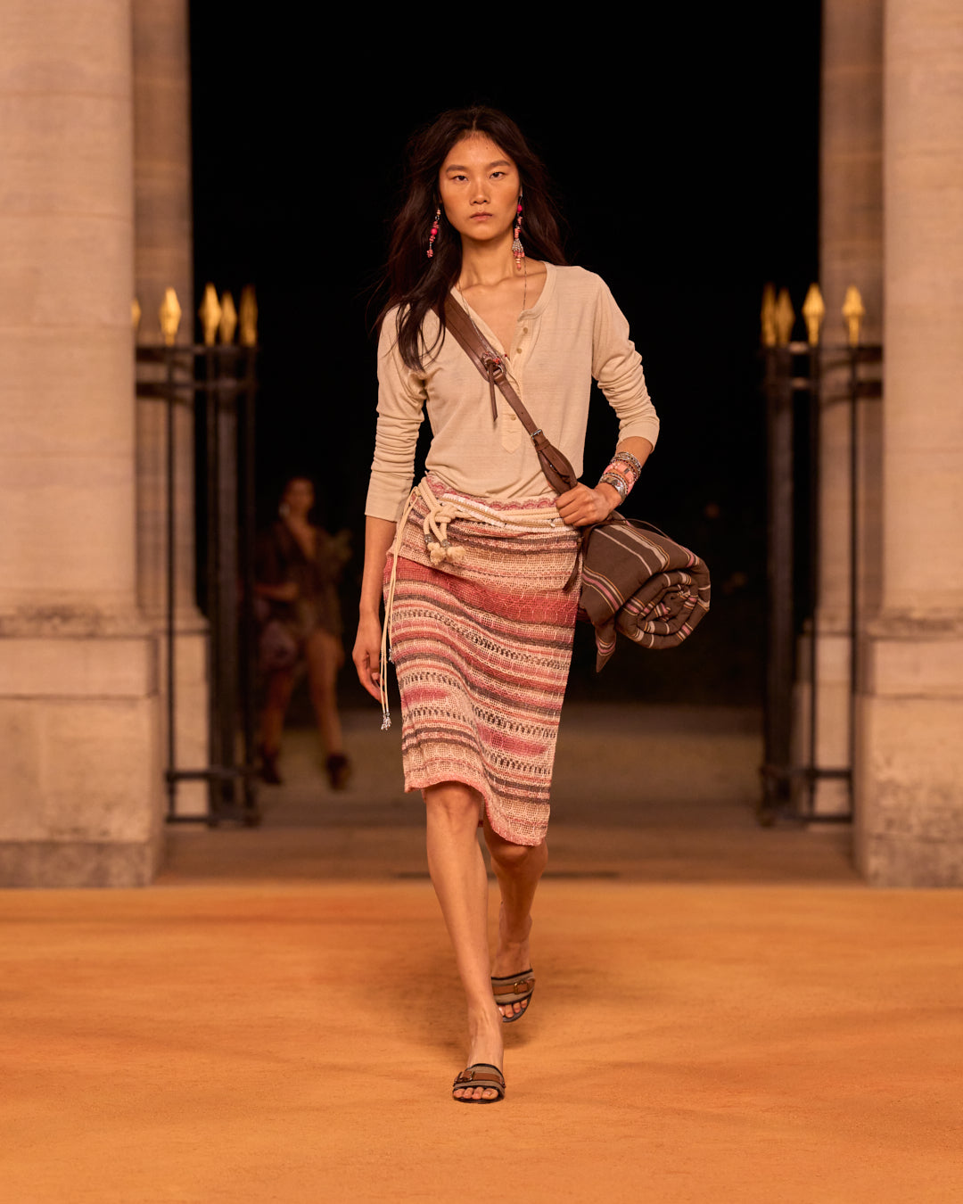 【ISABEL MARANT】IRIS Embroideryトップス　ランウェイ ISABEL MARANT | SPRING-SUMMER 2026 RUNWAY